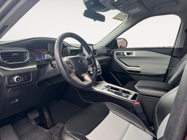 Certified 2023 Ford Explorer XLT w/ Equipment Group 202A image 9