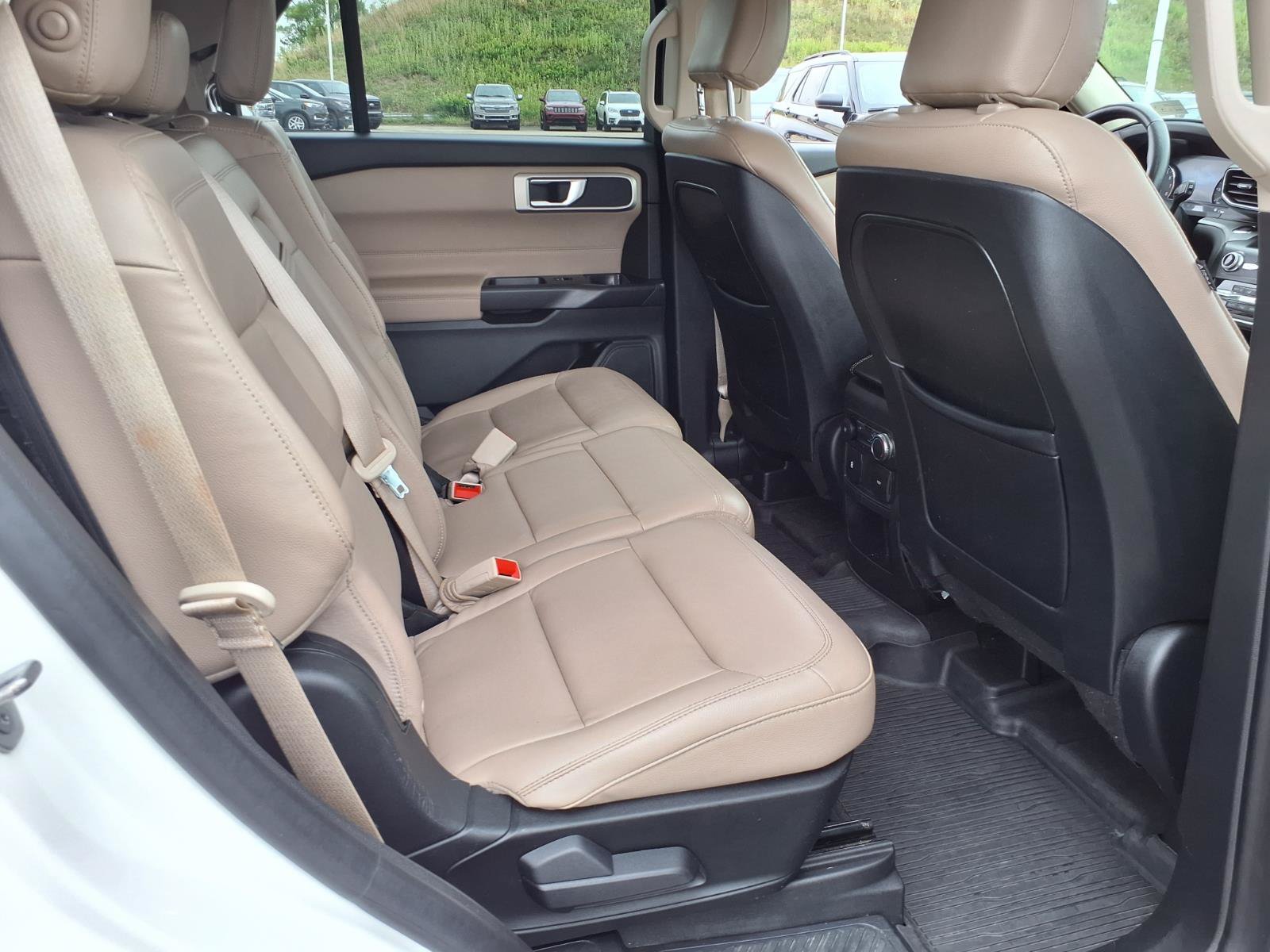Certified 2020 Ford Explorer XLT w/ Equipment Group 202A AWD/4WD image 9