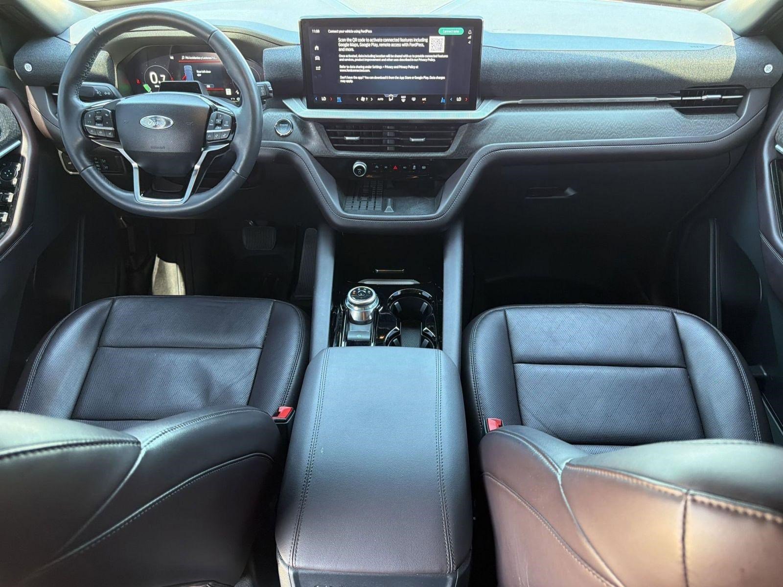 Certified 2025 Ford Explorer Platinum RWD image 15
