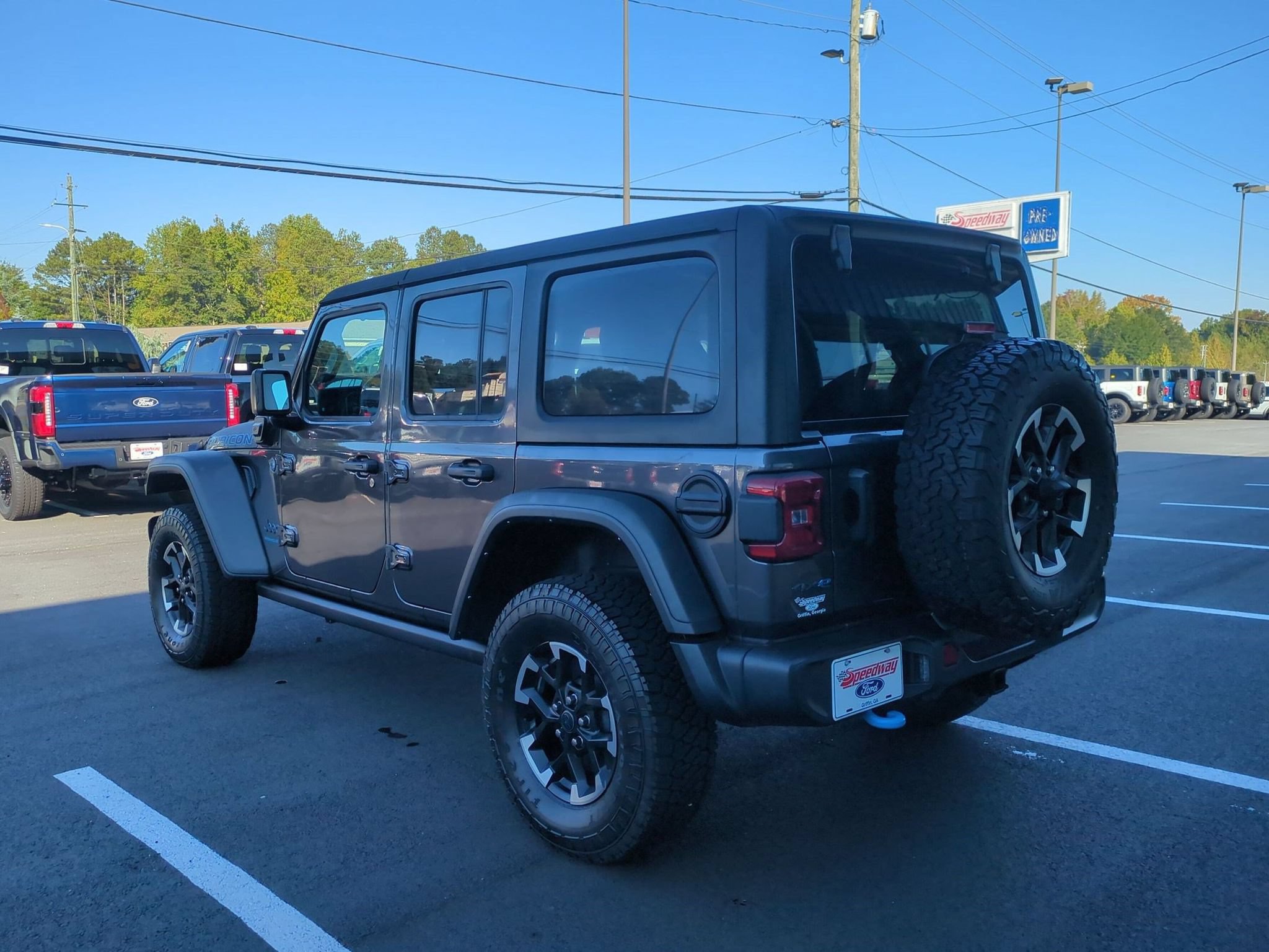 Used 2024 Jeep Wrangler Unlimited Rubicon 4xe AWD/4WD image 8