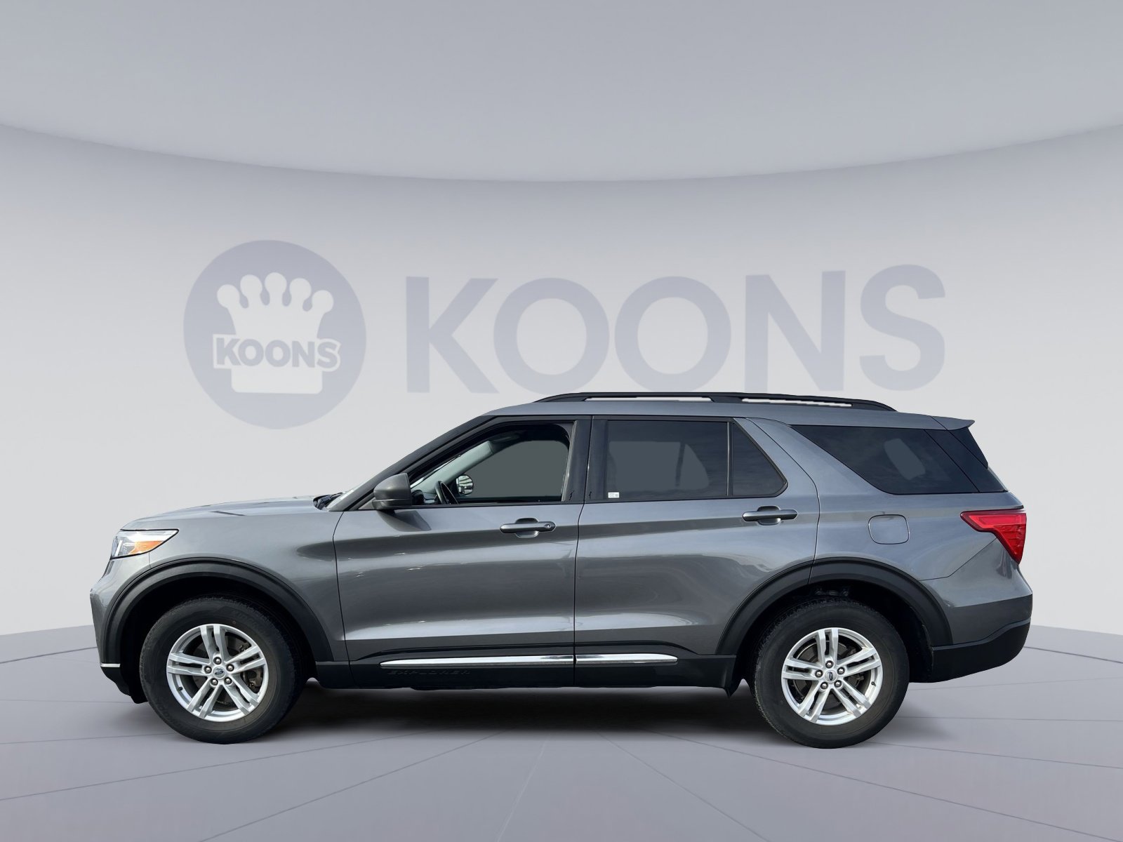 Certified 2021 Ford Explorer XLT image 2