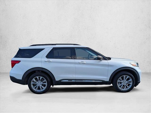 Certified 2023 Ford Explorer XLT w/ Equipment Group 202A AWD/4WD image 4