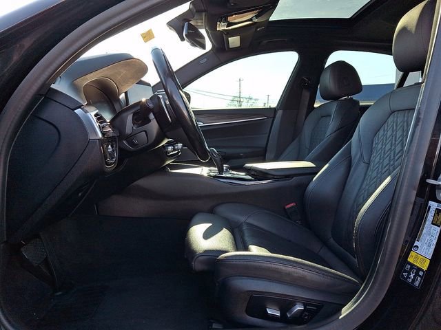 Used 2021 BMW 530i xDrive w/ Premium Package image 14