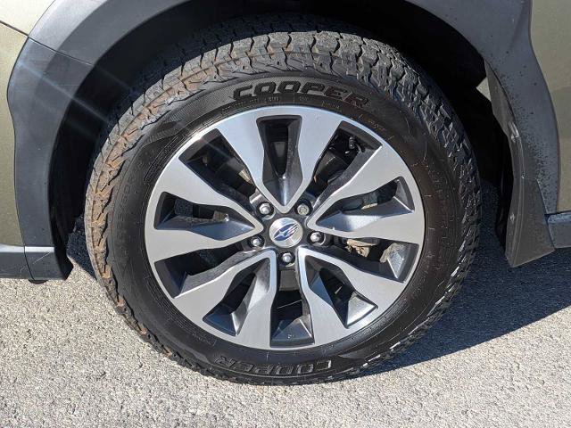 Used 2023 Subaru Outback Touring AWD/4WD image 11