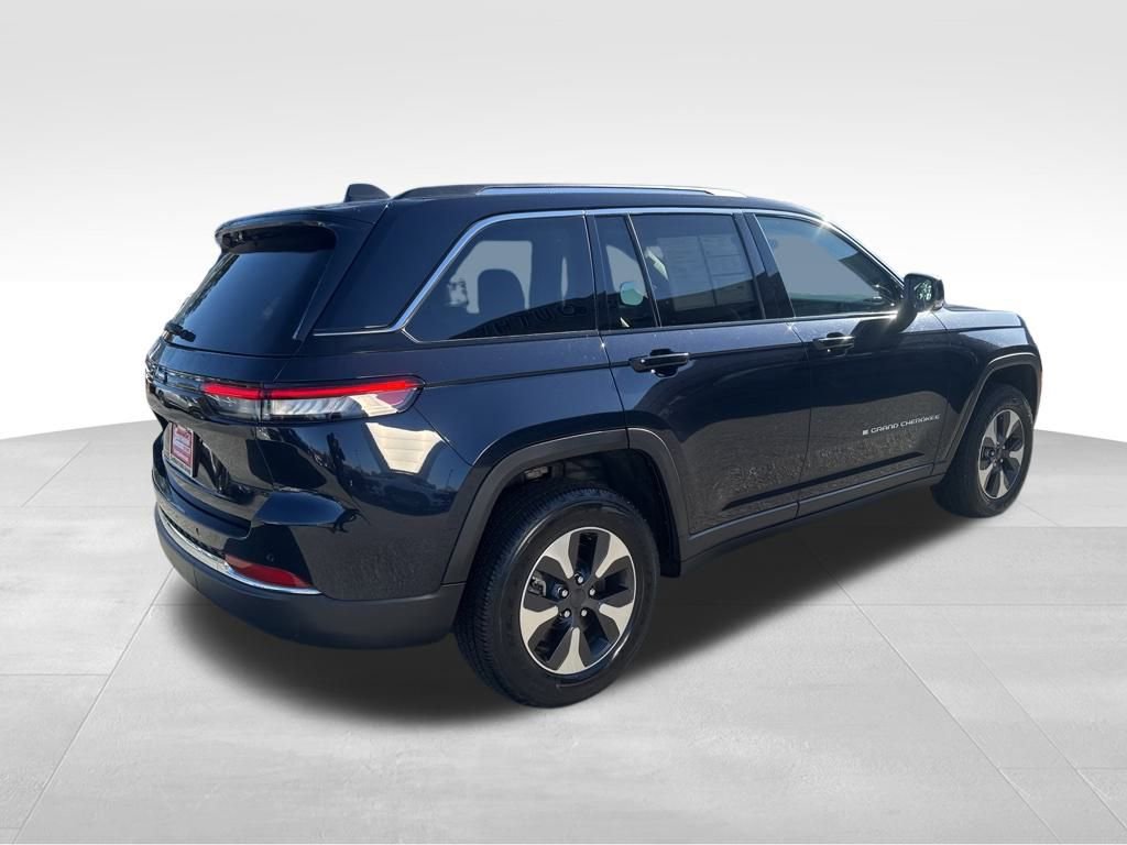Used 2024 Jeep Grand Cherokee Limited 4xe image 32