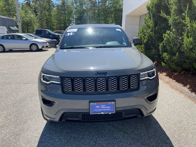 Used 2022 Jeep Grand Cherokee Laredo X AWD/4WD image 3
