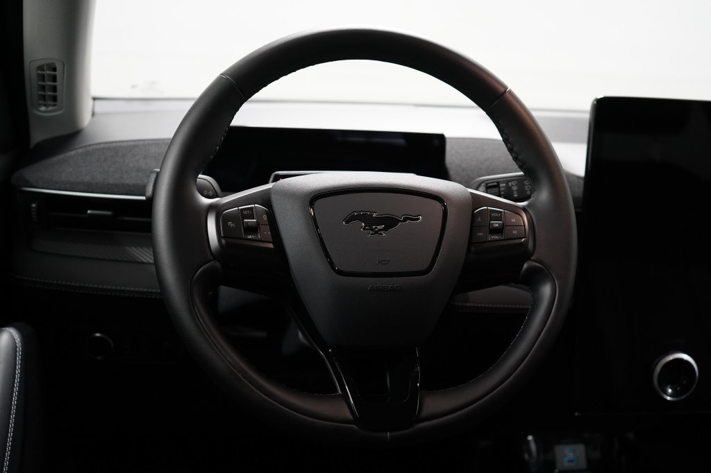 Certified 2024 Ford Mustang Mach-E Premium AWD/4WD image 7