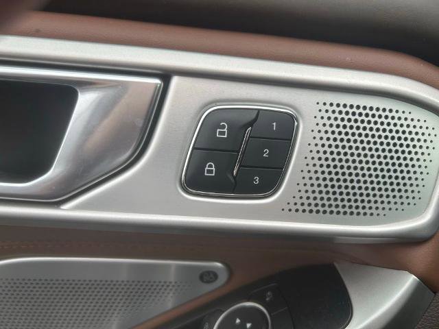 Certified 2021 Ford Explorer King Ranch w/ Premium Technology Package AWD/4WD image 12