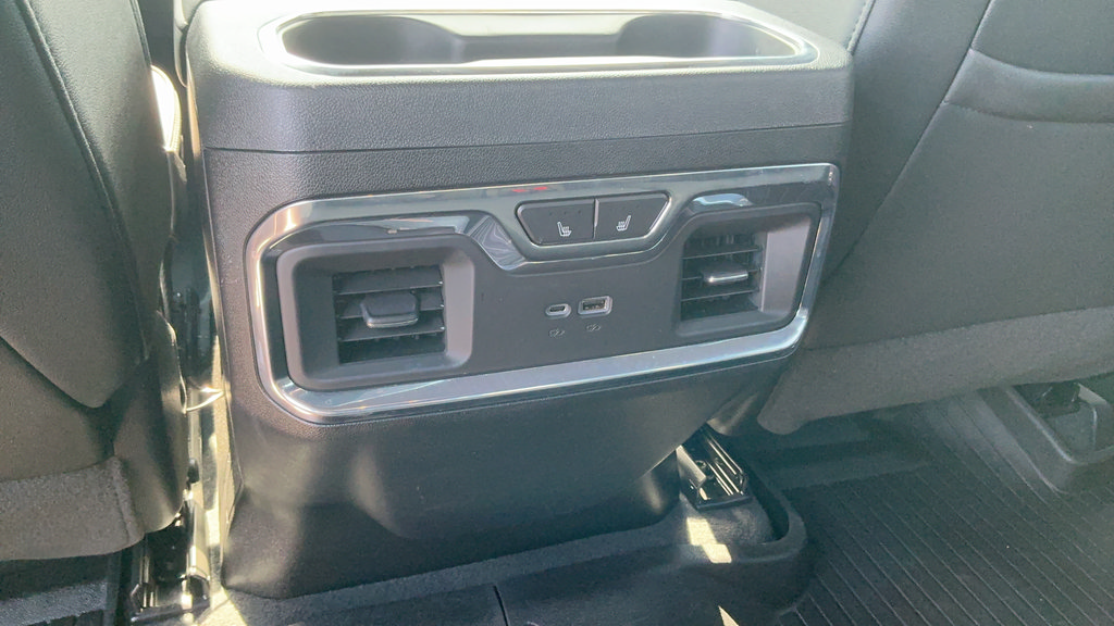 Used 2023 Chevrolet Silverado 1500 High Country w/ Technology Package AWD/4WD image 10
