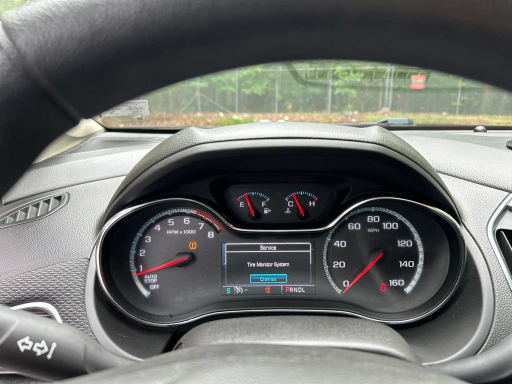 Used 2017 Chevrolet Cruze LT w/ Sun And Sound Package FWD image 21