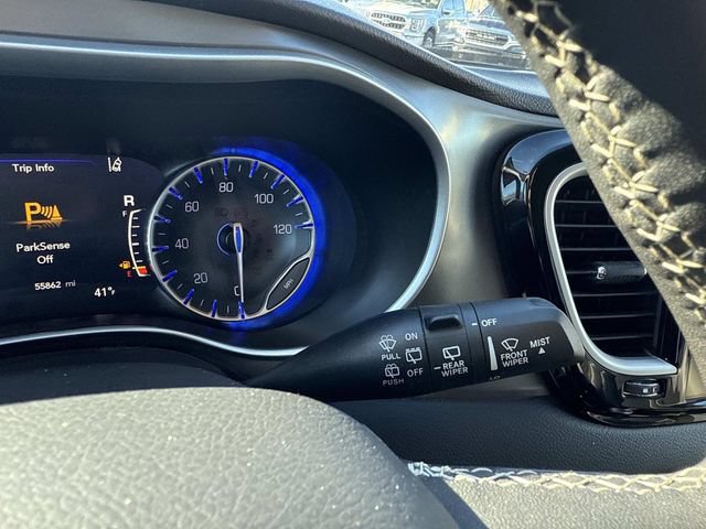 Used 2024 Chrysler Pacifica Touring-L FWD image 30