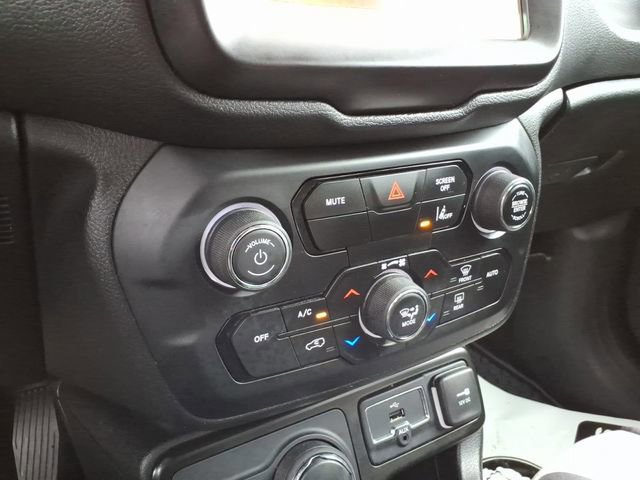 Used 2023 Jeep Renegade Latitude image 27