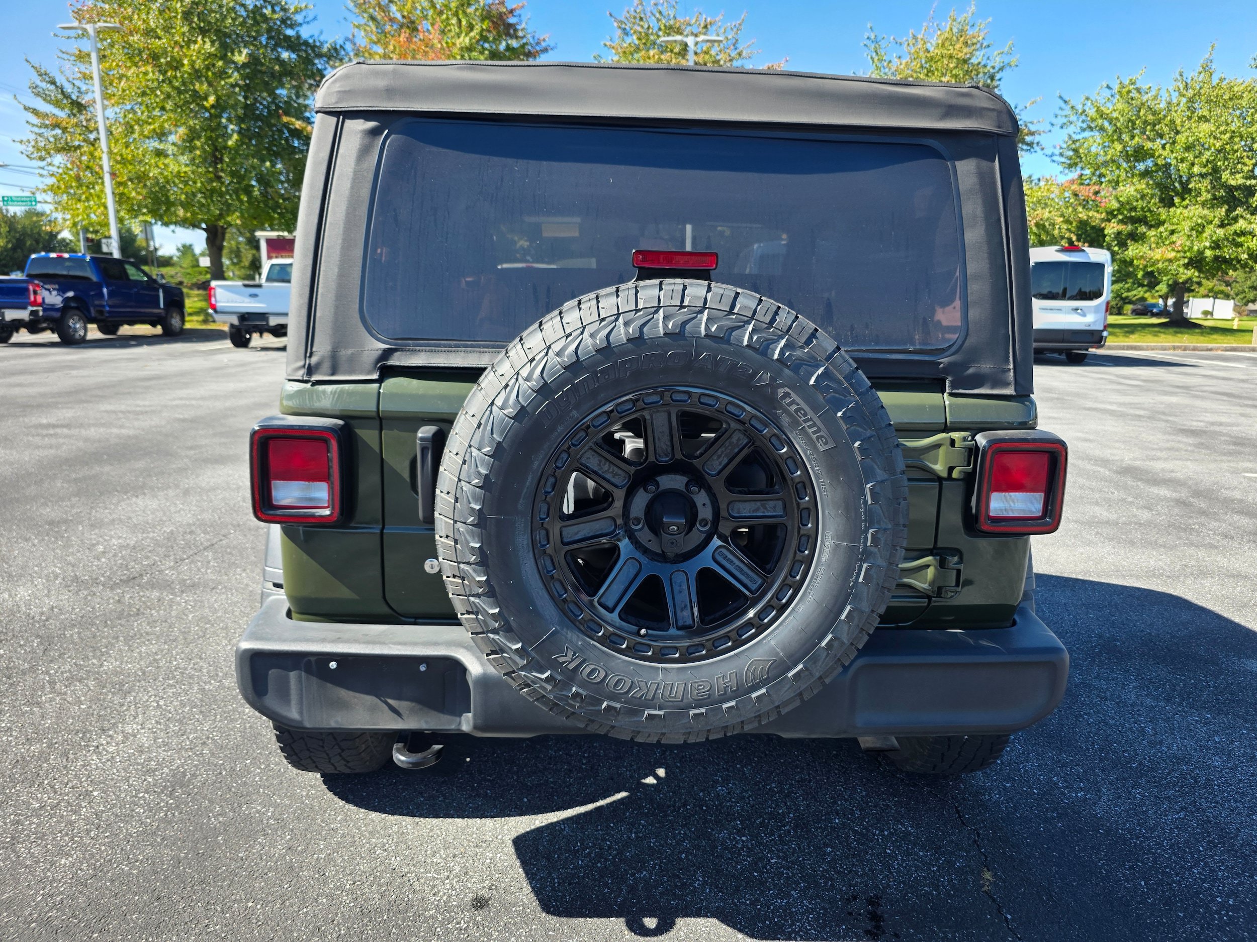 Used 2023 Jeep Wrangler Sport AWD/4WD image 4