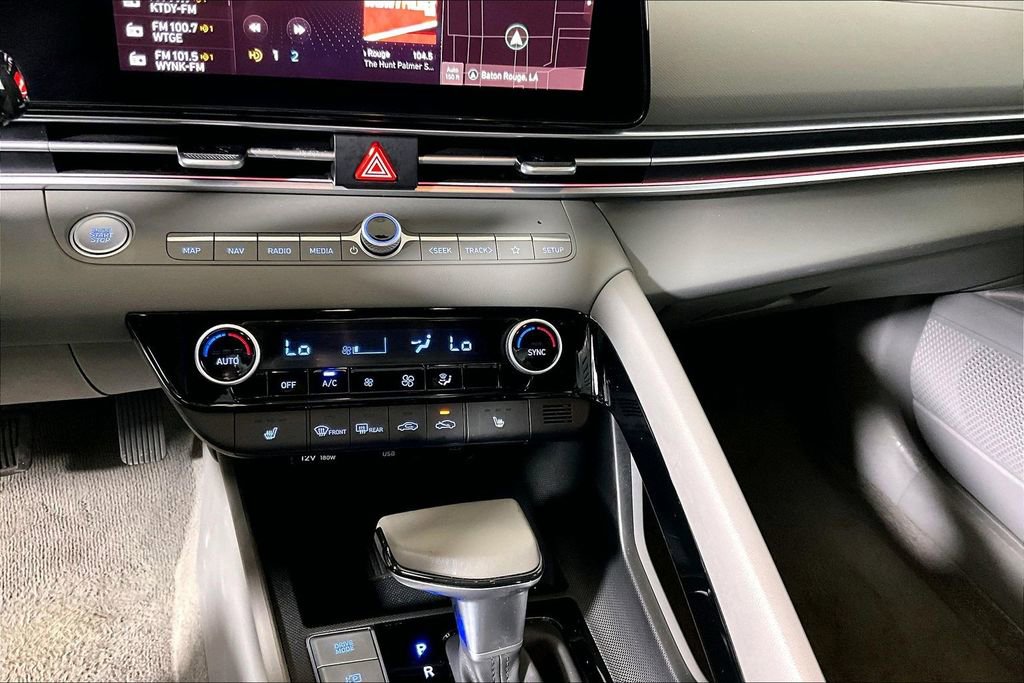 Used 2025 Hyundai Elantra SEL image 25