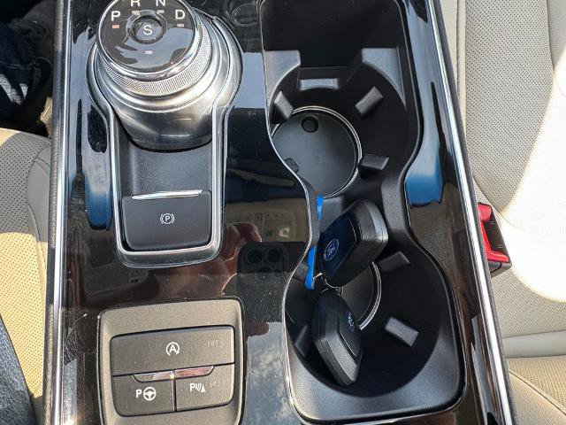 Certified 2019 Ford Edge Titanium w/ Equipment Group 301A AWD/4WD image 23