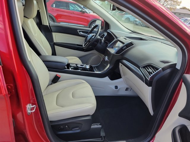 Certified 2020 Ford Edge Titanium image 5