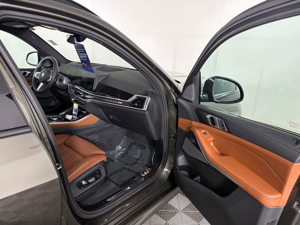 Used 2026 BMW X5 xDrive40i w/ M Sport Package image 53
