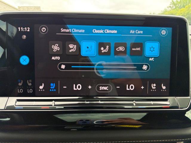 Used 2024 Volkswagen Atlas Cross Sport SE w/ Panoramic Sunroof Package FWD image 23