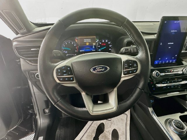 Certified 2023 Ford Explorer Limited w/ Limited Technology Package AWD/4WD image 17