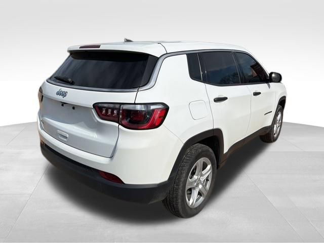 Used 2023 Jeep Compass Sport image 3