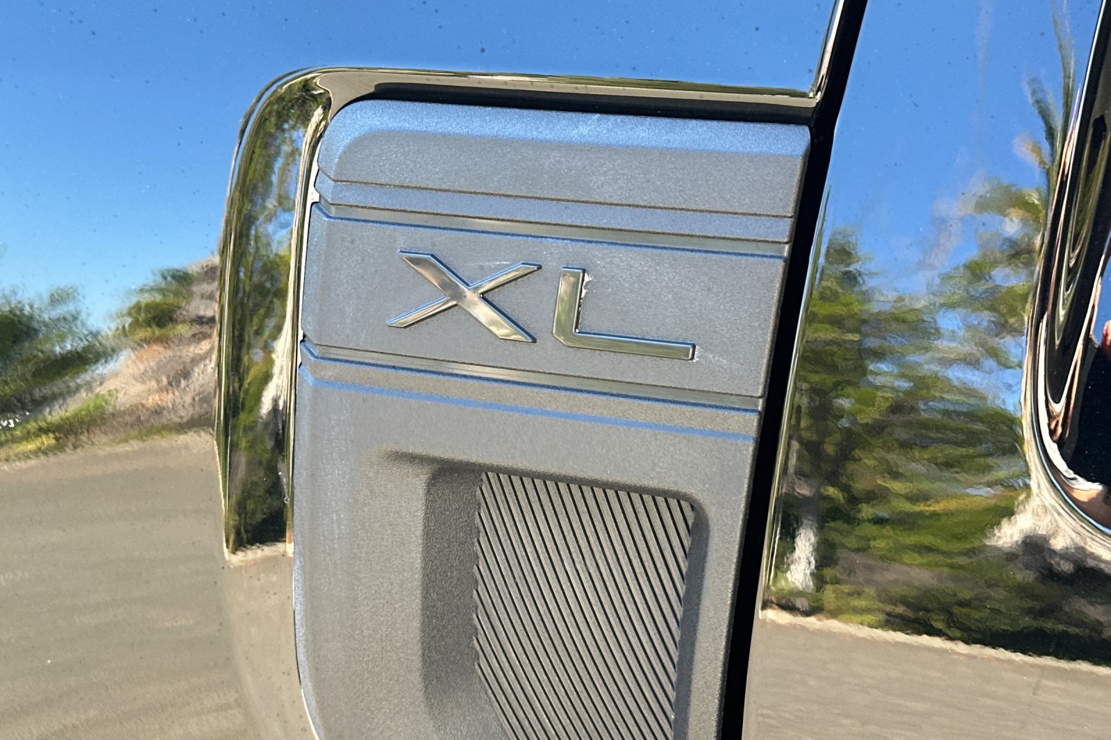 Certified 2025 Ford Maverick XL FWD image 48