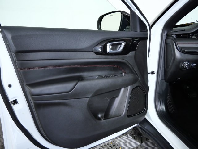 Used 2025 Jeep Compass Trailhawk AWD/4WD image 16