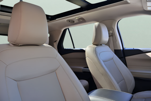 Certified 2023 Ford Explorer Limited w/ Limited Technology Package AWD/4WD image 19