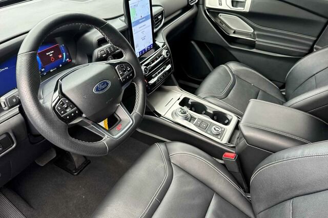 Certified 2023 Ford Explorer ST w/ Equipment Group 401A image 7