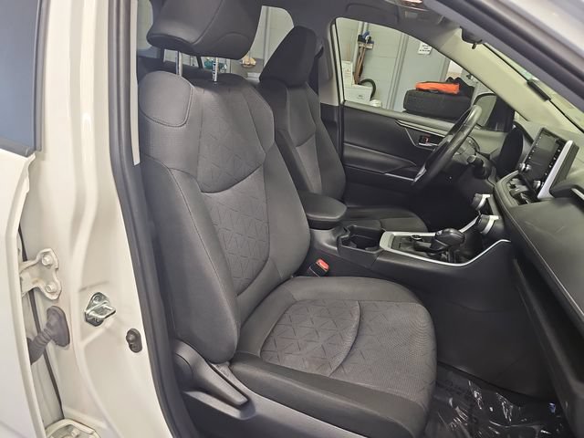 Used 2020 Toyota RAV4 XLE w/ Convenience Package AWD/4WD image 10