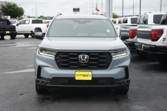 Used 2025 Honda Pilot Sport image 3