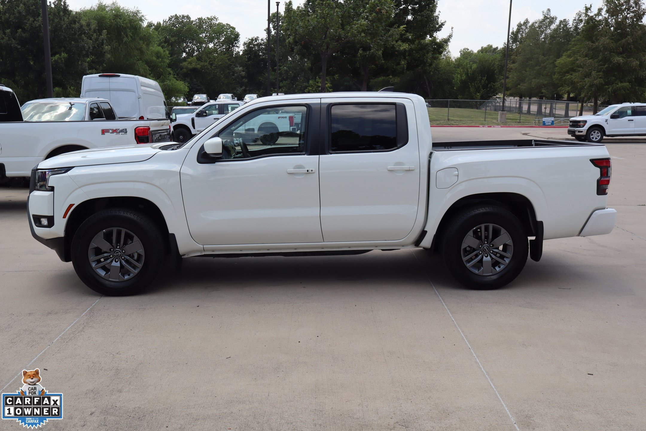Used 2025 Nissan Frontier SV w/ SV Convenience Package RWD image 9