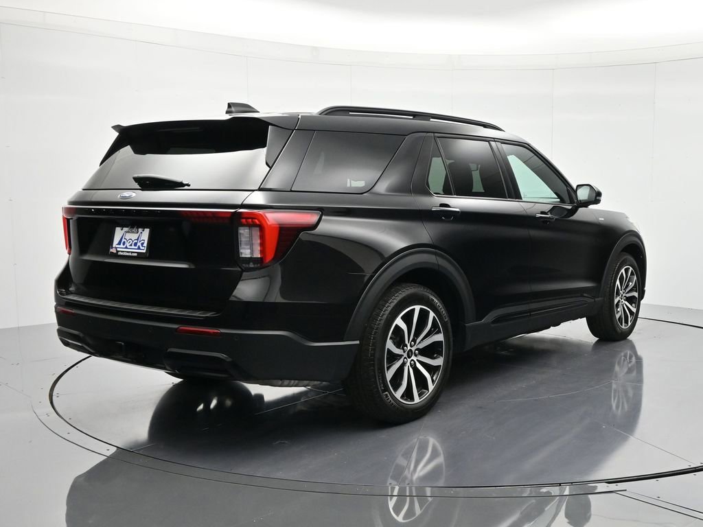 Certified 2025 Ford Explorer ST-Line w/ Premium Package RWD image 5