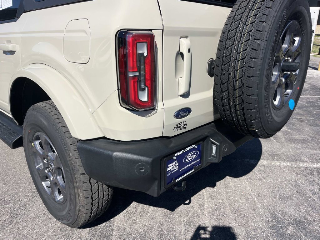 Certified 2025 Ford Bronco Outer Banks AWD/4WD image 12