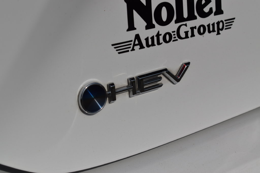 Used 2025 Toyota Camry LE FWD image 12