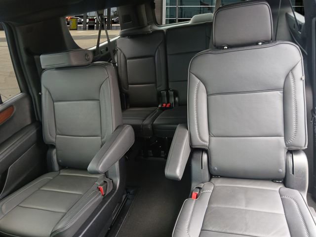 Used 2025 GMC Yukon XL Denali RWD image 13