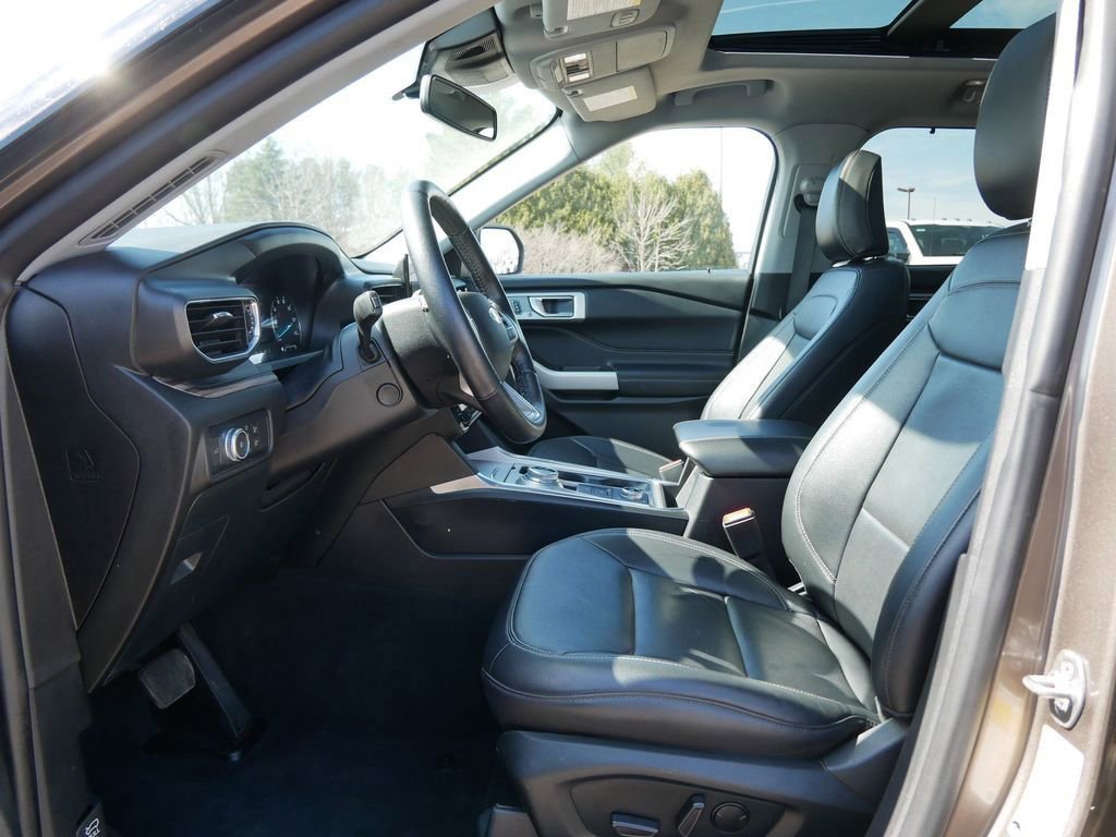 Certified 2021 Ford Explorer Limited w/ Equipment Group 301A AWD/4WD image 10