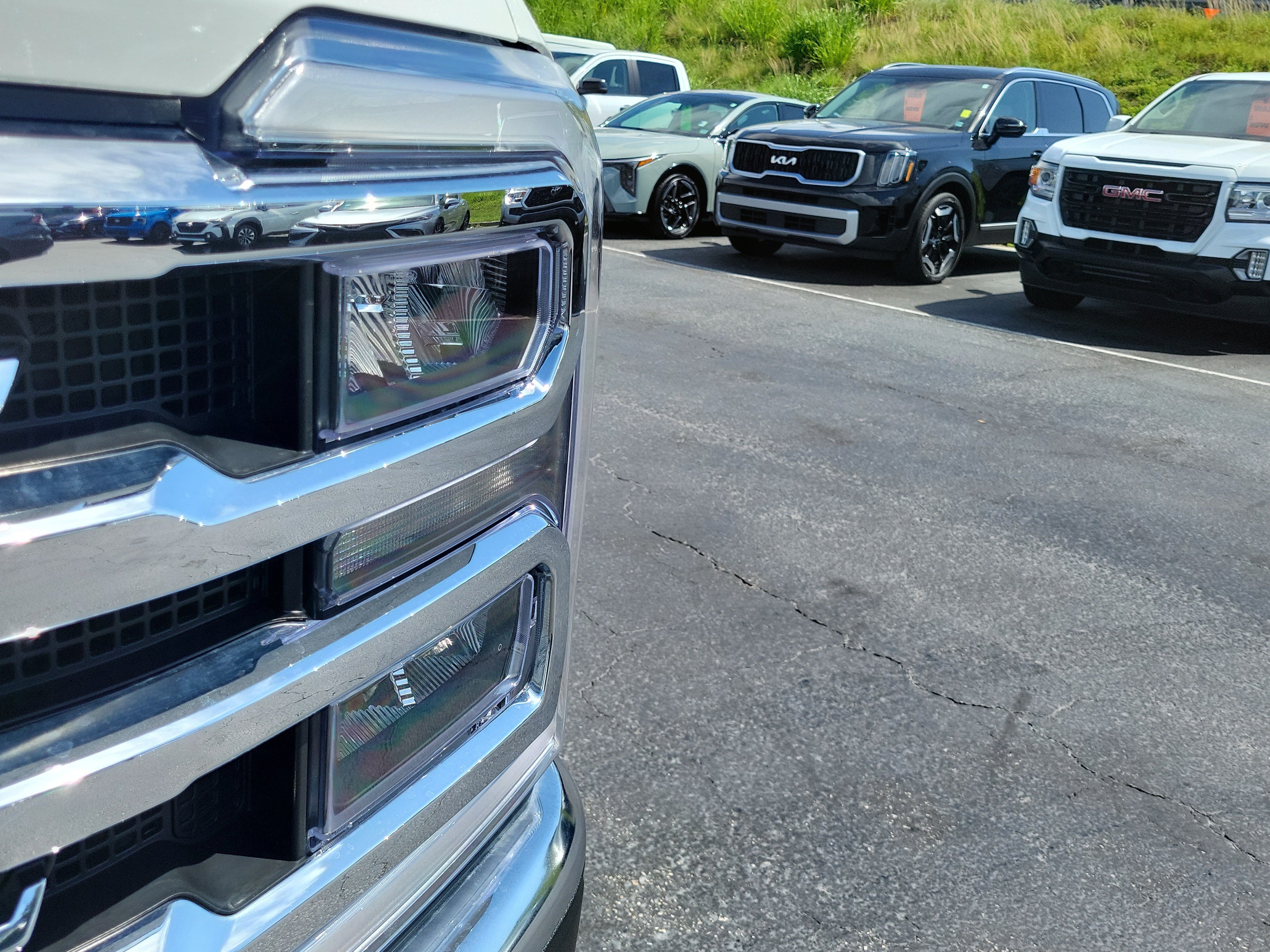 Certified 2026 Ford F250 Lariat w/ Chrome Package AWD/4WD image 3