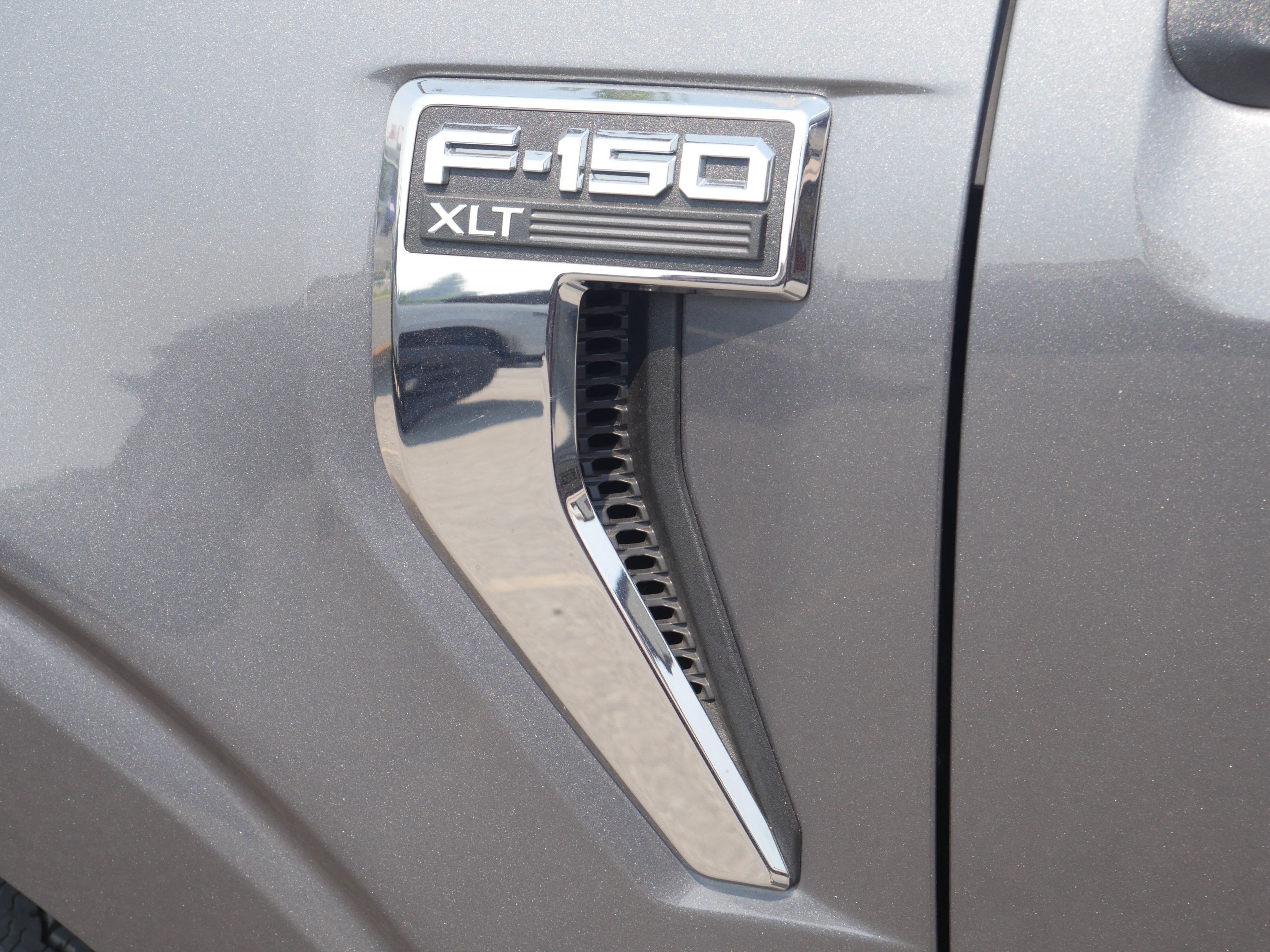 Certified 2024 Ford F150 XLT w/ Equipment Group 302A MID AWD/4WD image 17