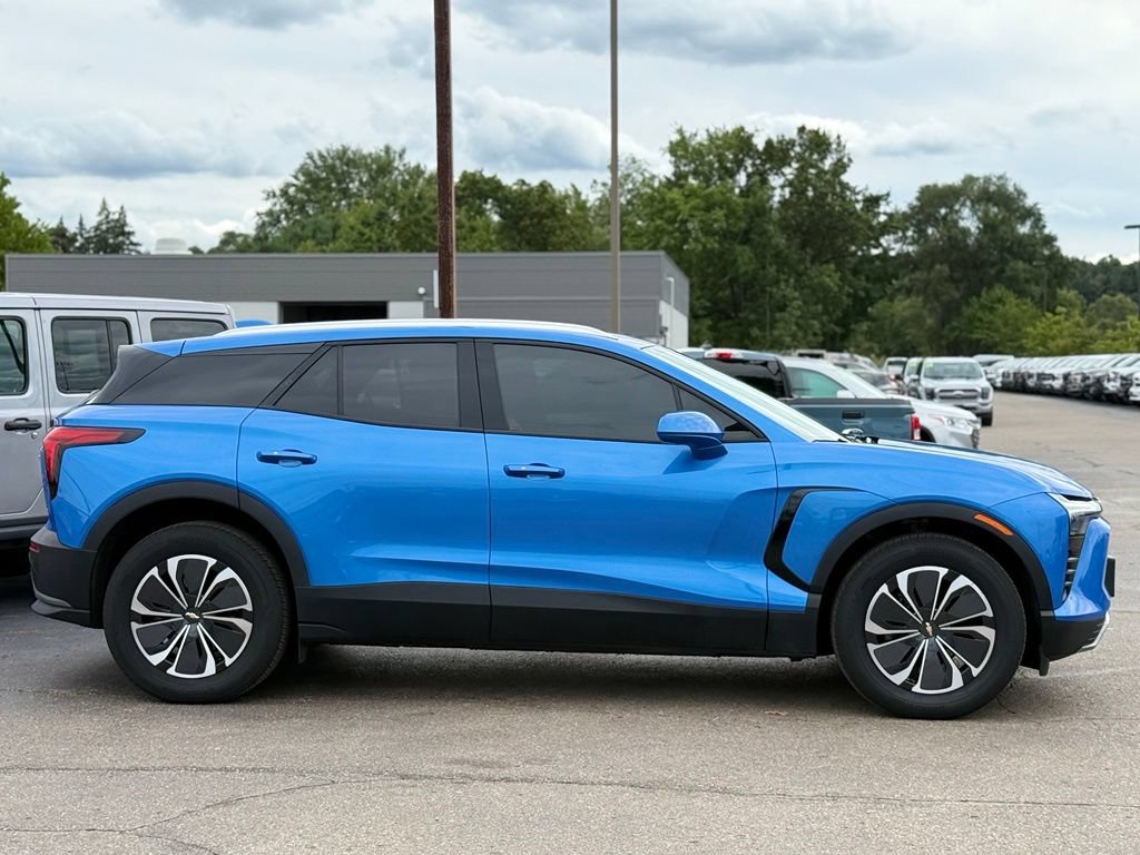 Used 2024 Chevrolet Blazer EV LT AWD/4WD image 31