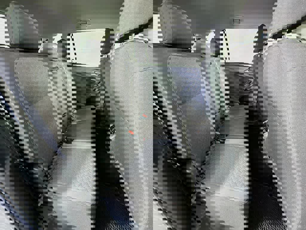 Used 2020 Volkswagen Tiguan S image 30