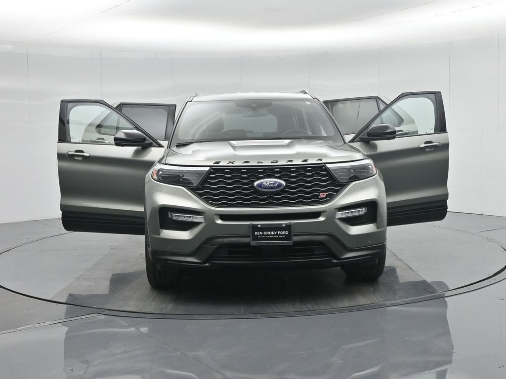 Certified 2020 Ford Explorer ST w/ ST Street Pack image 32