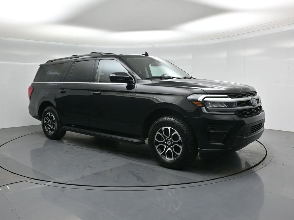 Certified 2024 Ford Expedition Max XLT image 3