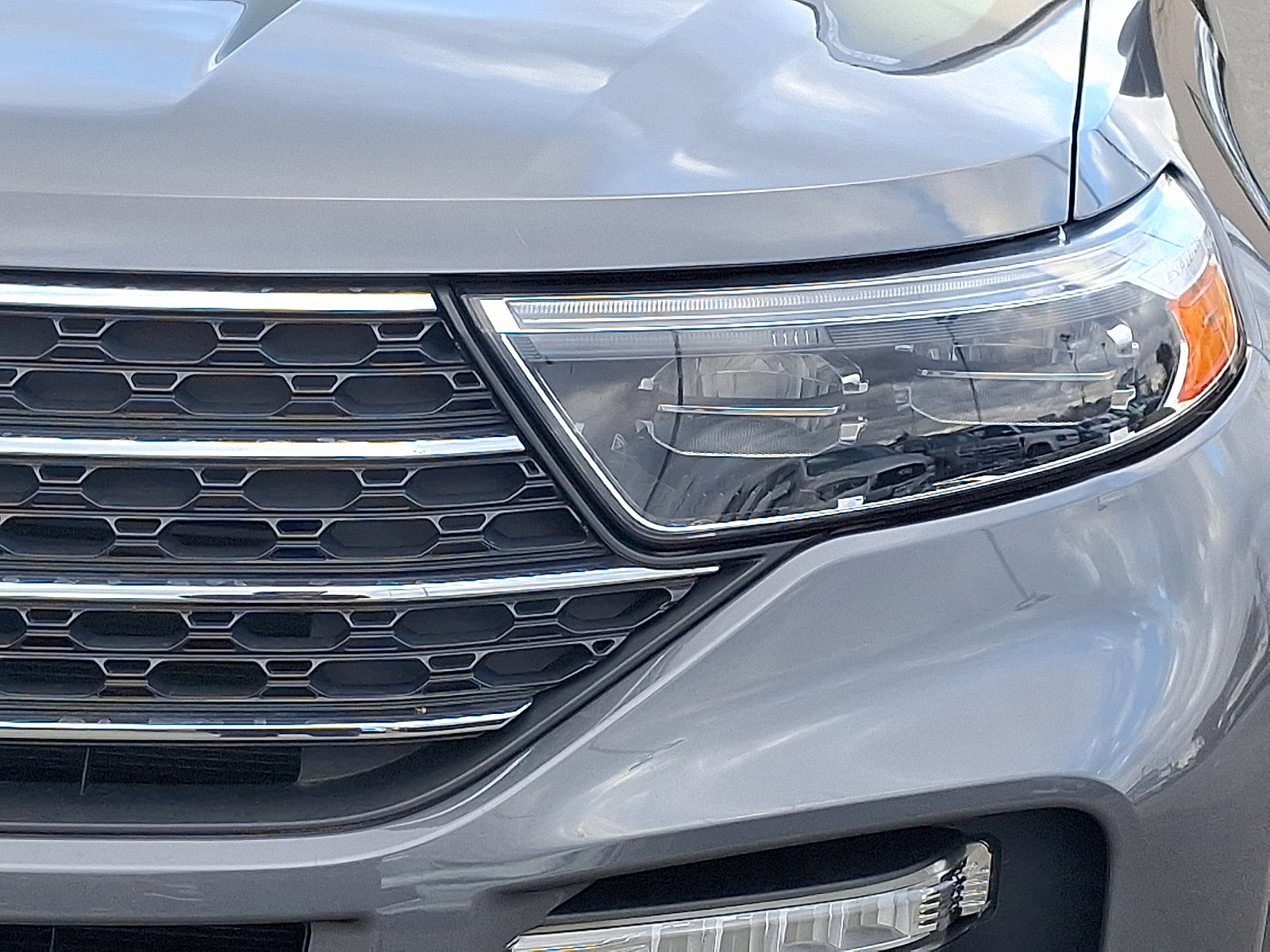 Certified 2022 Ford Explorer XLT w/ Equipment Group 202A image 9