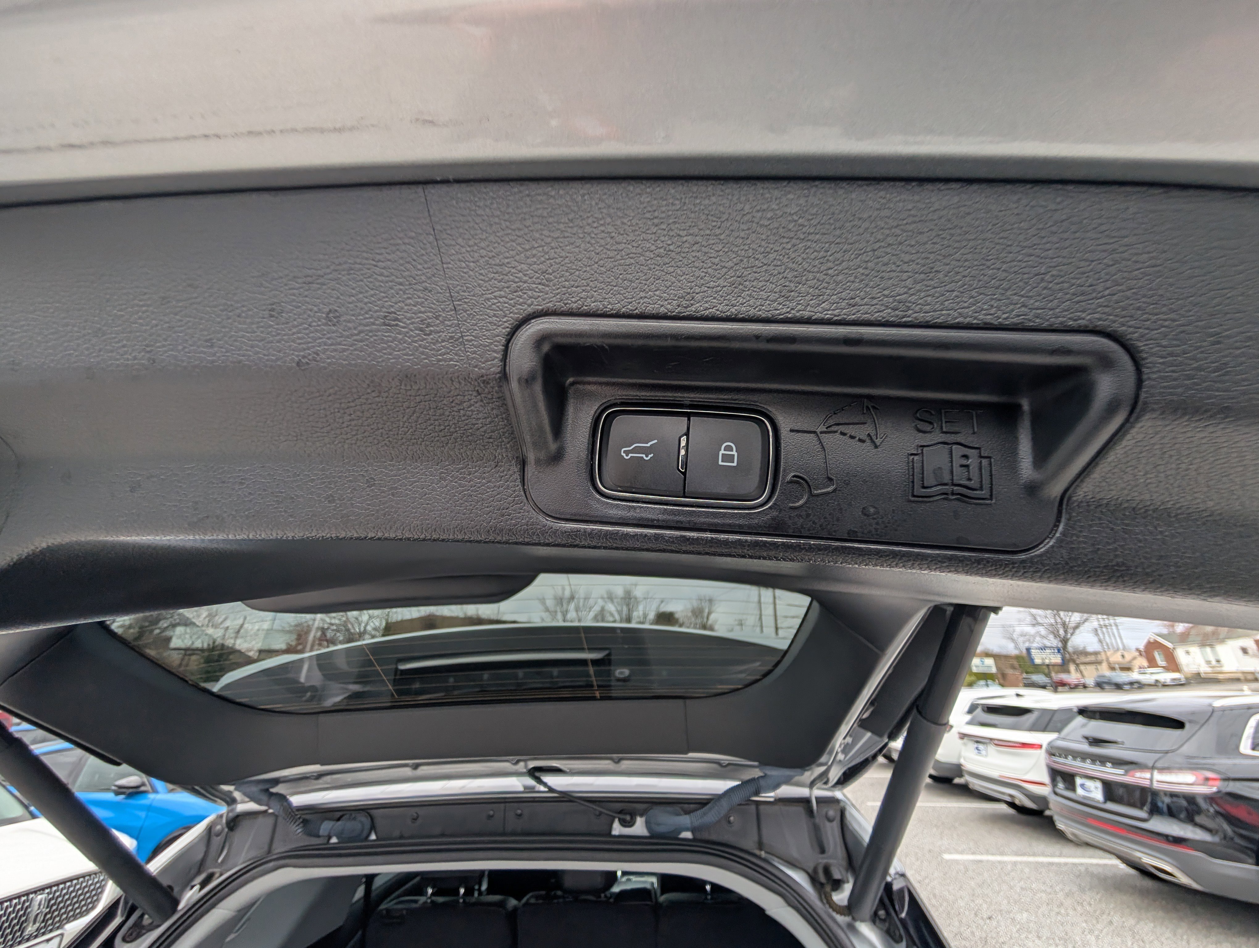 Certified 2022 Ford Explorer XLT w/ Equipment Group 202A image 16