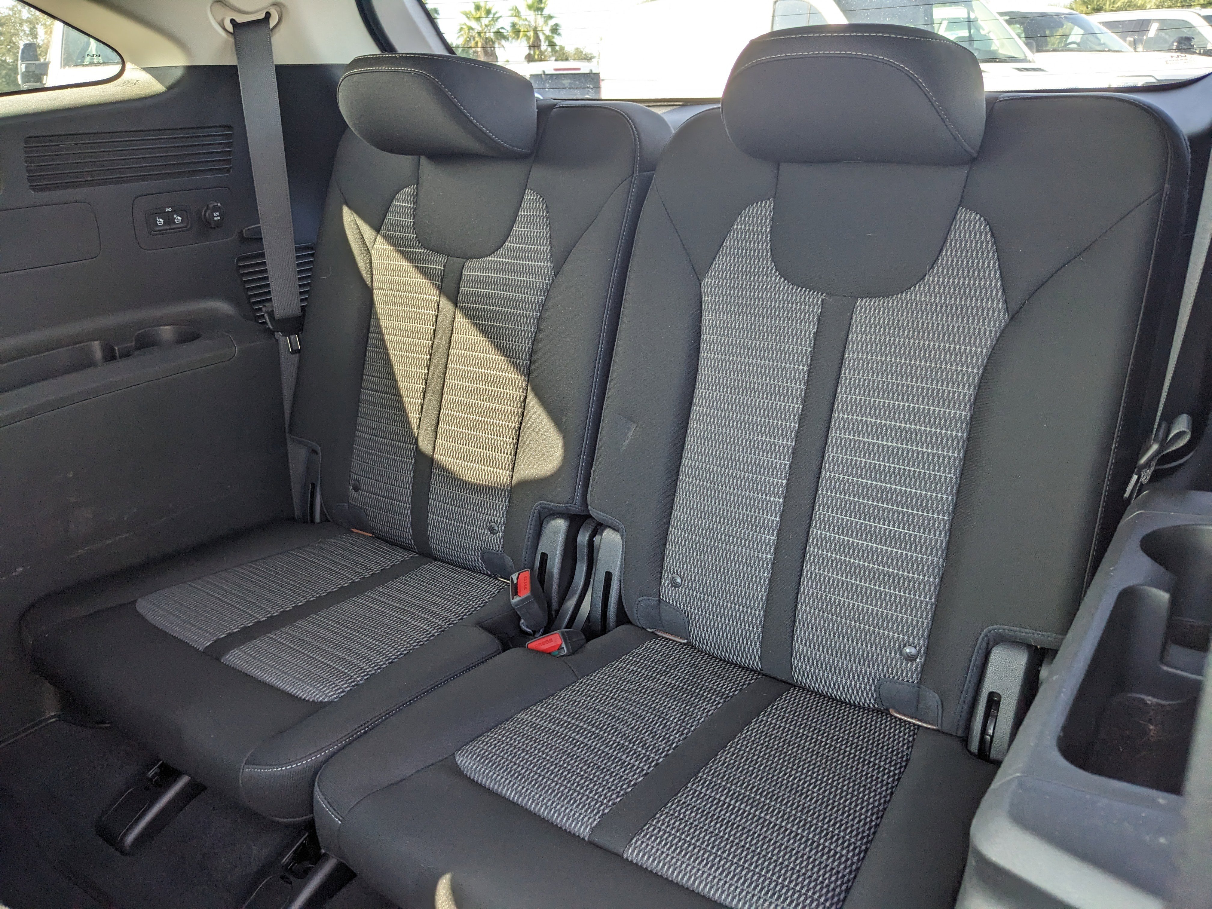 Used 2023 Kia Sorento LX image 18