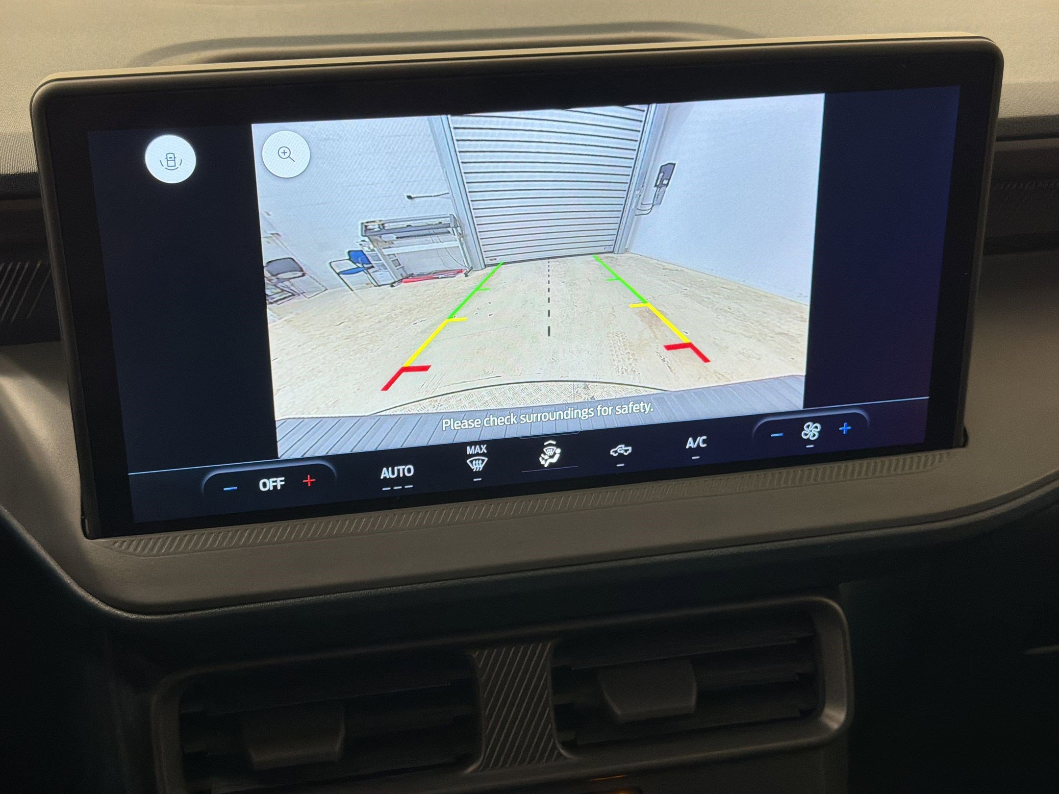 Certified 2025 Ford Maverick XL image 24