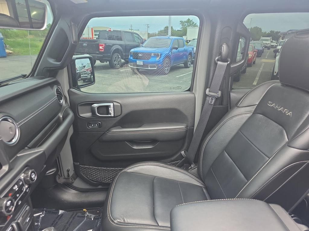 Used 2022 Jeep Wrangler Unlimited Sahara w/ Cold Weather Group AWD/4WD image 37