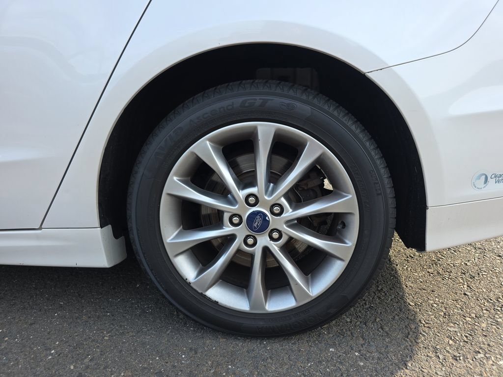 Certified 2017 Ford Fusion Energi SE FWD image 13