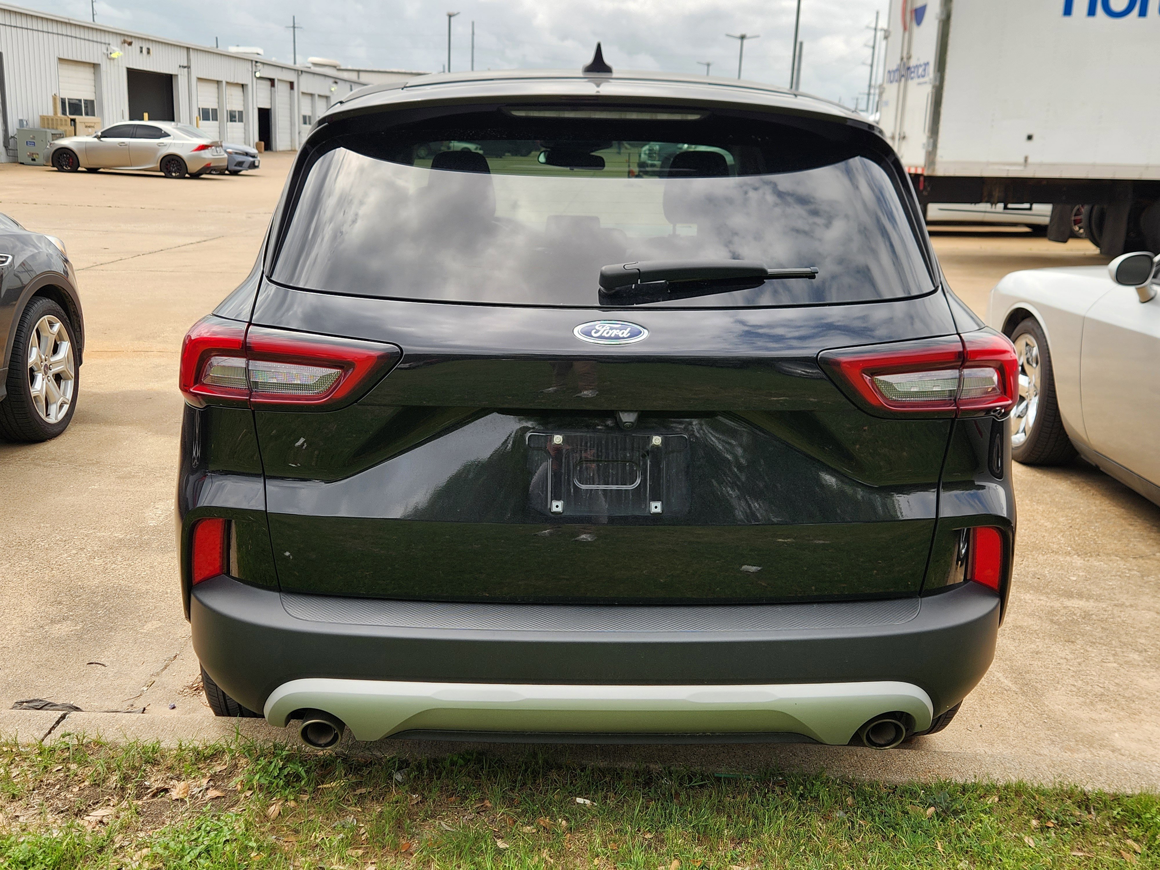 Certified 2023 Ford Escape Active w/ Cold Weather Package image 4