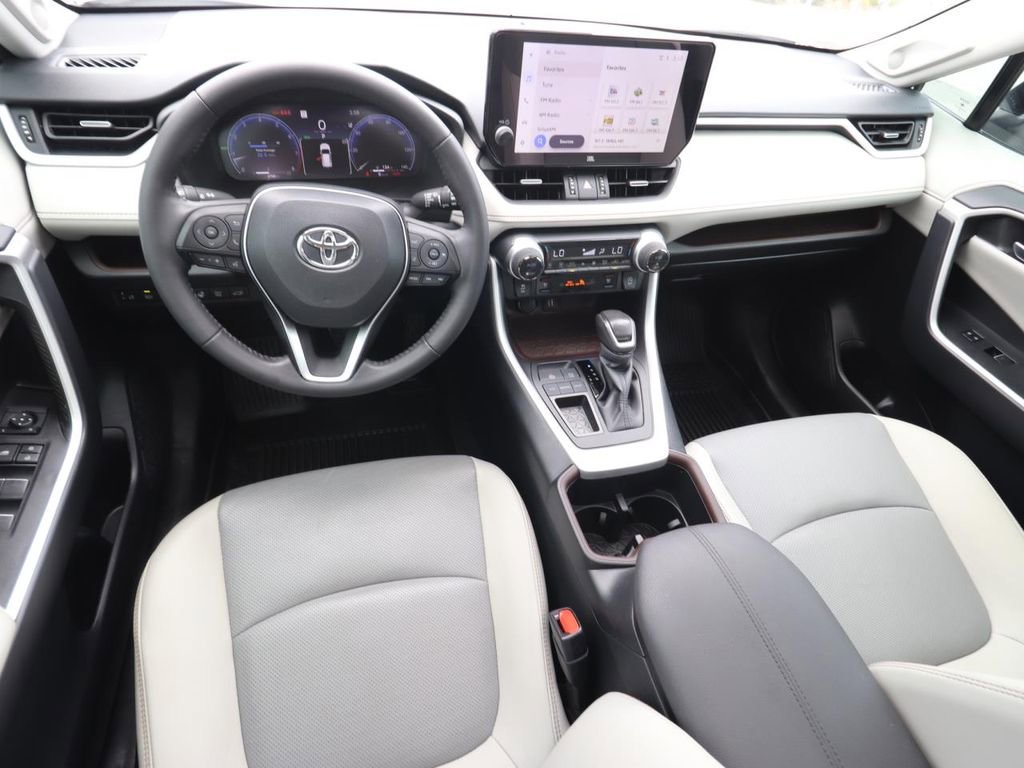 Used 2024 Toyota RAV4 Limited FWD image 9
